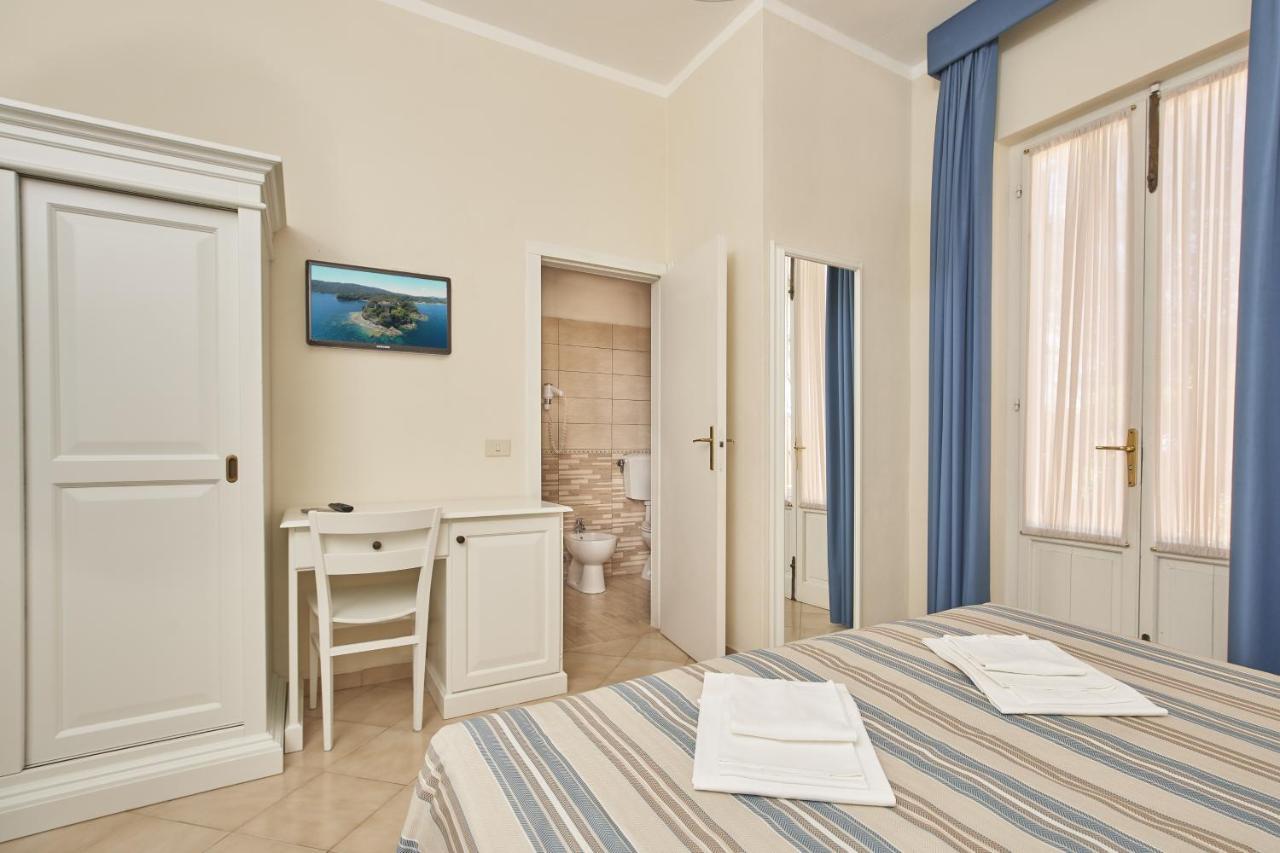 Hotel Villa Rodriguez Capoliveri  Ngoại thất bức ảnh